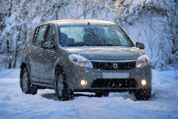 Renault en Russie 
Présent en Russie depuis le début du XXème siècle, Renault a développé la commercialisation de ses véhicules dans le pays en créant la société Avtoframos en 1998. En 2008, Renault signe un partenariat stratégique avec AvtoVAZ. Objectif : accompagner la très forte croissance du marché automobile dans ce pays qui tend à s'affirmer comme le 1er marché d'Europe. Début 2012, une nouvelle ligne de fabrication a été inaugurée par l'Alliance Renault-Nissan dans l'usine de Togliatti, plus grande usine automobile du monde. Plus d'explications sur renault Russie